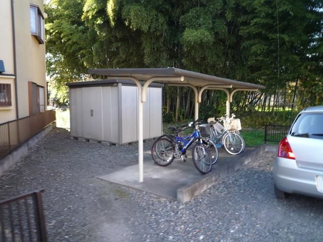 その他共有部分　屋根付き駐輪場
