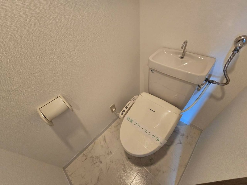 トイレ　トイレです。ウォシュレット付を探している方、おすすめです。