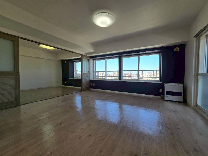 居室・リビング　広くてキレイなお部屋が広がっていて、充実した生活が送れそう。