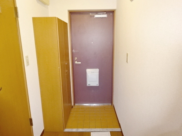 玄関　※写真は同タイプの別室のものです。