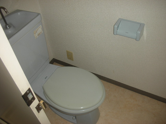 トイレ　清潔感のあるトイレです