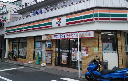 コンビニ　セブンイレブン 横浜白幡向町店（コンビニ）まで713m