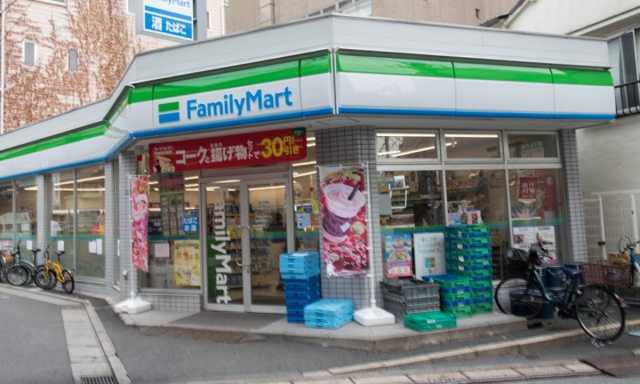 コンビニ　ファミリーマート　中野桃園店（コンビニ）まで18m