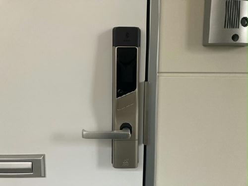 セキュリティ　スマートフォン等で開閉可能なsmartlock設置済み