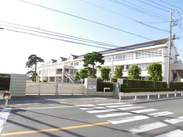 中学校　伊勢崎市立あずま中学校（中学校）まで1830m