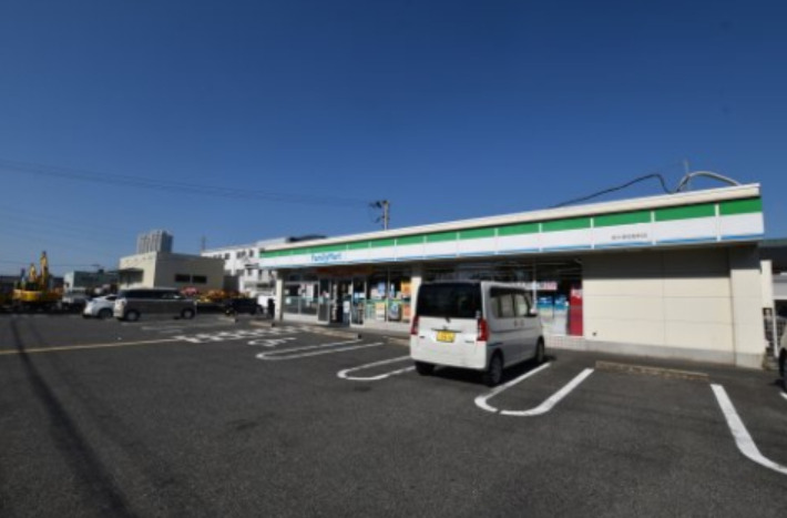 コンビニ　ファミリーマート 泉大津虫取町店（コンビニ）まで2654m