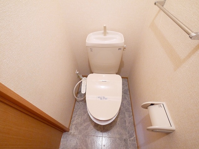 近鉄橿原線 筒井駅 徒歩5分 2階建 築19年のトイレ写真