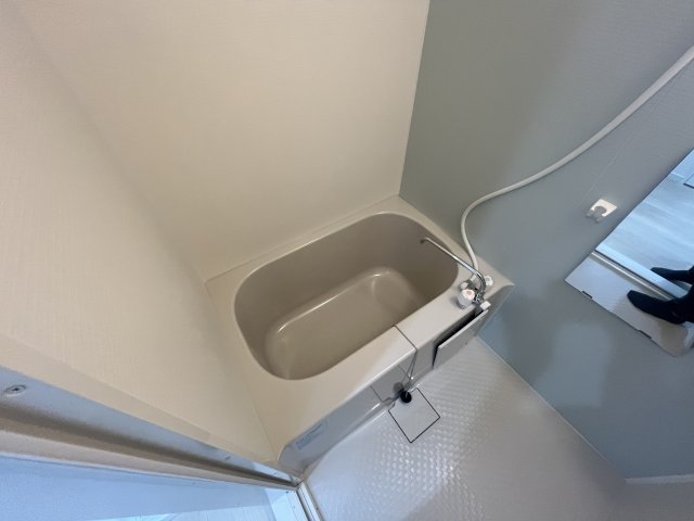 バス・シャワールーム　コンパクトで使いやすいお風呂です