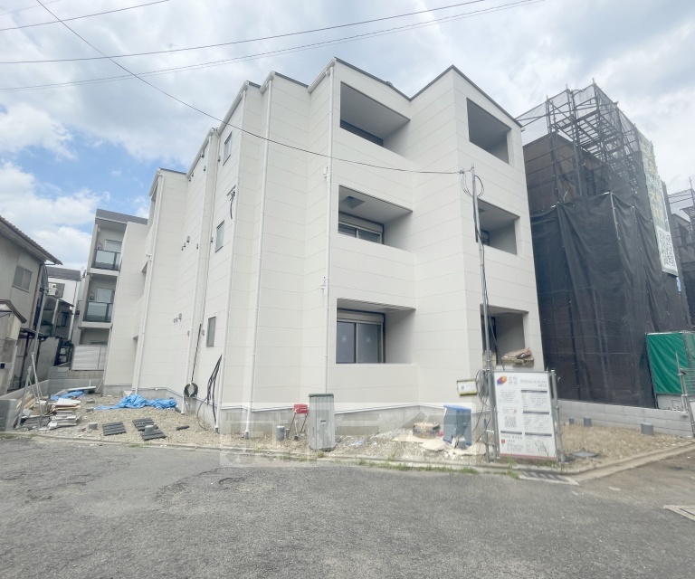 建物外観　・建築中