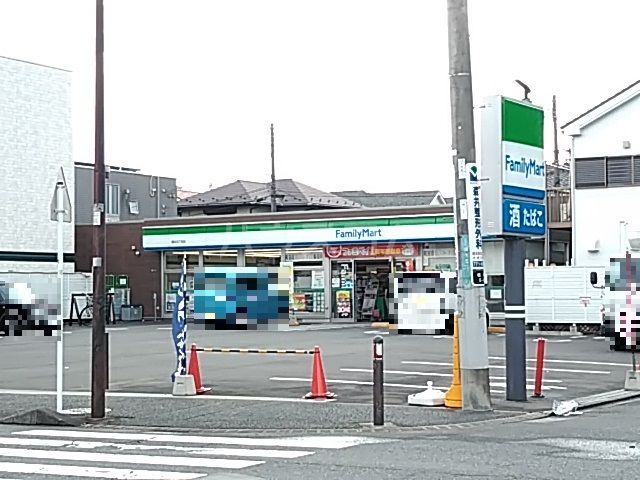コンビニ　ファミリーマート 橋本五丁目店（コンビニ）まで732m