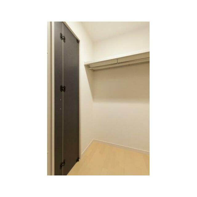 収納　ウォークスルークローゼット