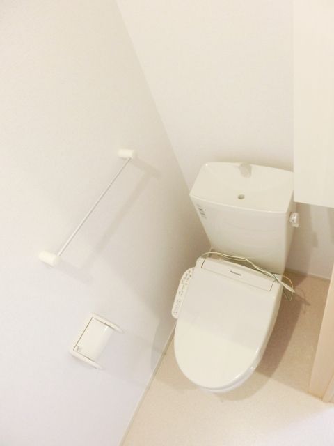 トイレ　温水洗浄便座もございます。