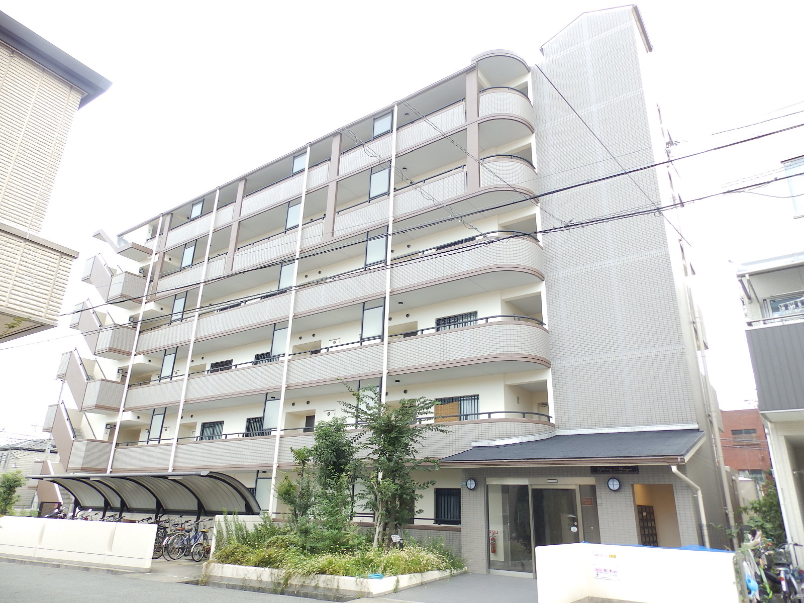 建物外観　外壁塗り替え済み