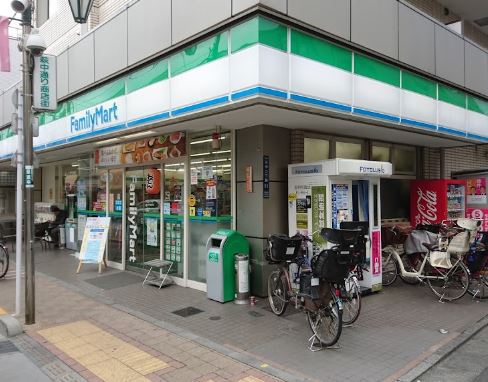 コンビニ　ファミリーマート竹内萩中店（コンビニ）まで245m