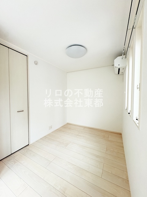 その他部屋・スペース　室内は落ち着いた温もりを感じるフローリングです☆