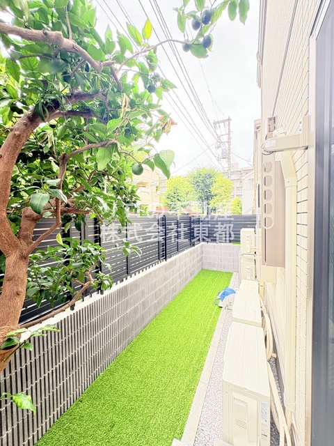 バルコニー　お天気のいい日は外干しもできますね！！