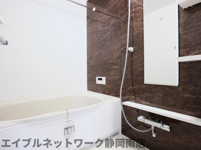 バス・シャワールーム　お風呂で日々の疲れを落としましょう