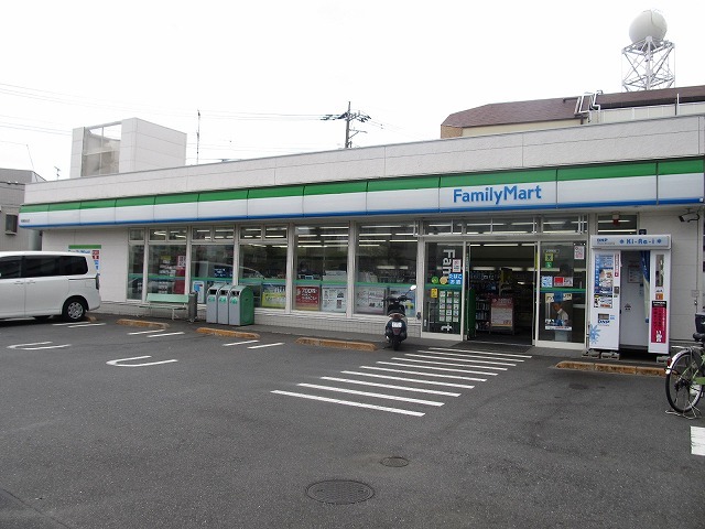 コンビニ　ファミリーマート板橋西台店（コンビニ）まで172m