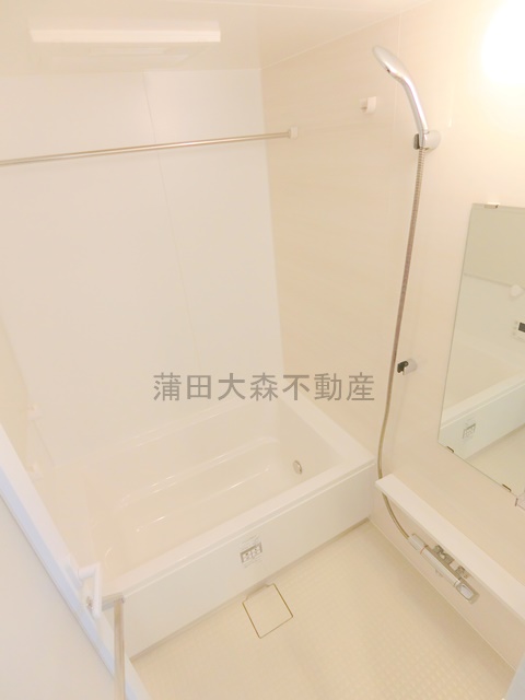 バス・シャワールーム　追焚と浴室乾燥機能付きのお風呂