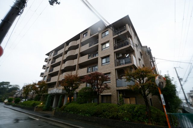 建物外観　オートロック付きで安心です♪