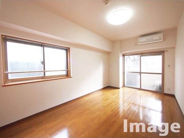 居室・リビング　※写真は同じマンションの違う部屋のものになります。