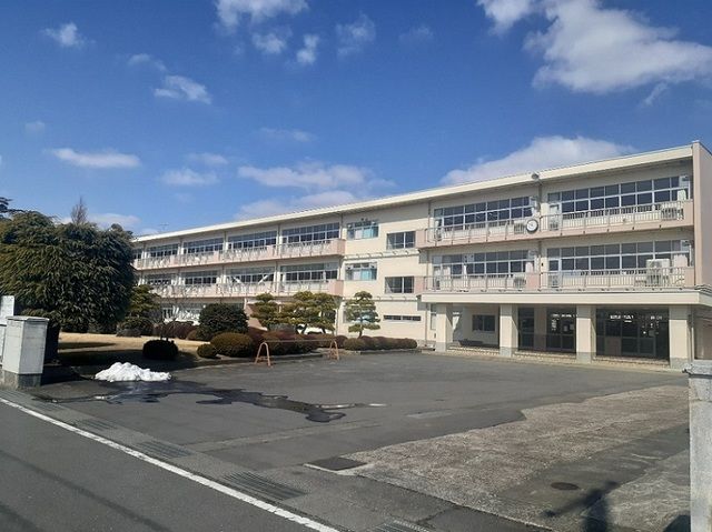 中学校　石巻市立桃生中学校（中学校）まで550m