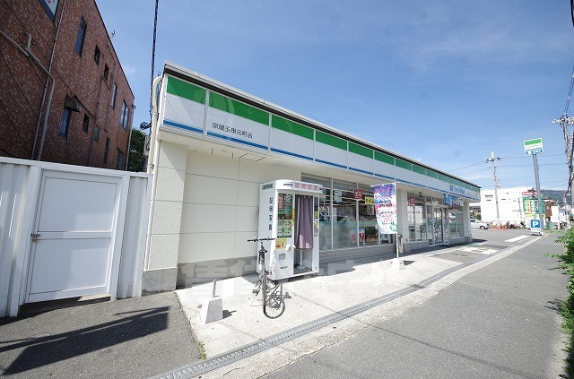 コンビニ　ファミリーマート　京屋玉串元町（コンビニ）まで858m