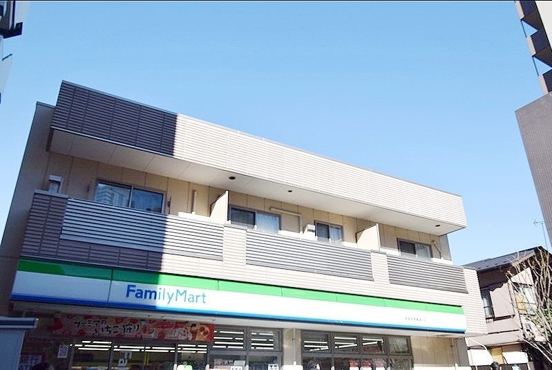 コンビニ　ファミリーマート新宿税務署通り店（コンビニ）まで270m