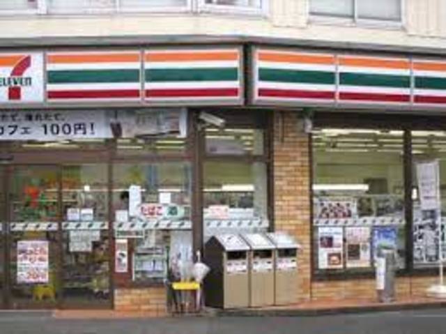 コンビニ　セブンイレブン神戸田尾寺駅前店（コンビニ）まで887m