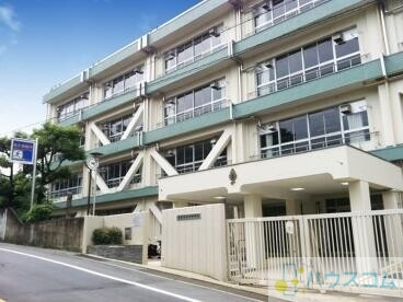 中学校　茨木市立西中学校（中学校）まで492m