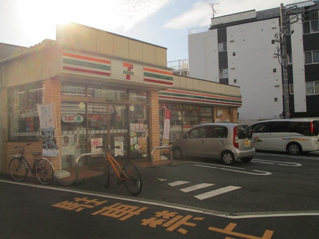 コンビニ　セブンイレブン 西荻北店（コンビニ）まで306m