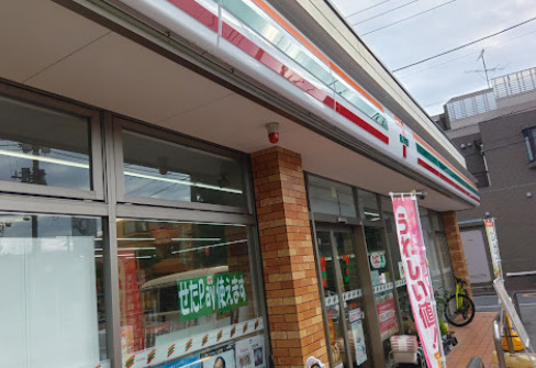 コンビニ　セブンイレブン 世田谷中央病院前店（コンビニ）まで120m