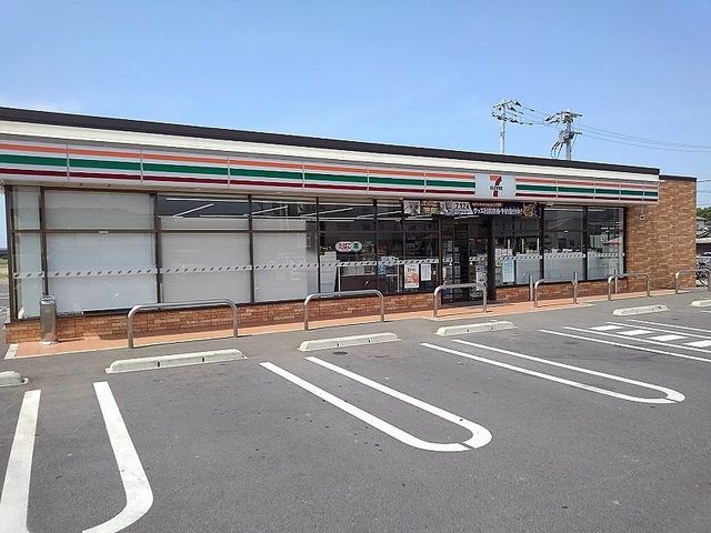 コンビニ　セブンイレブン宇佐市四日市店（コンビニ）まで1000m