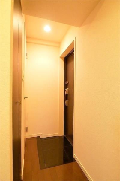 玄関　※同タイプ別室参考写真です。