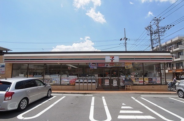 コンビニ　セブンイレブン（コンビニ）まで450m