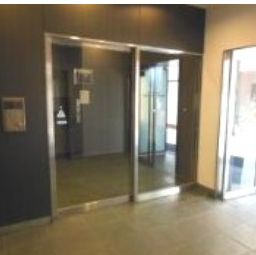 エントランス　建物の内部です