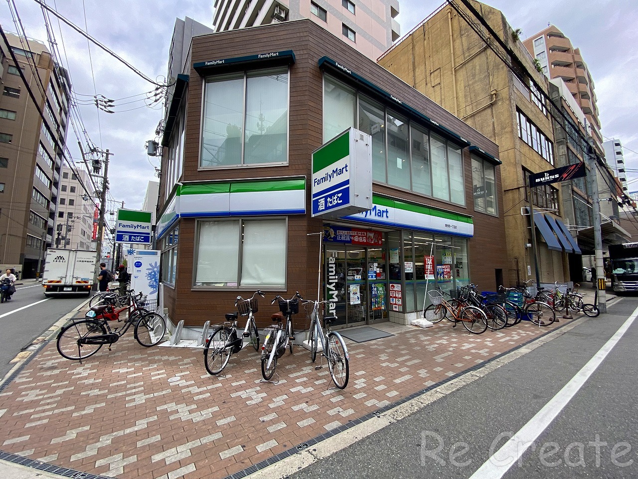 コンビニ　ファミリーマート博労町一丁目店（コンビニ）まで186m