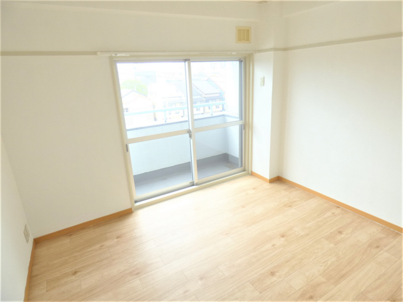 丸吉マンションの内装写真