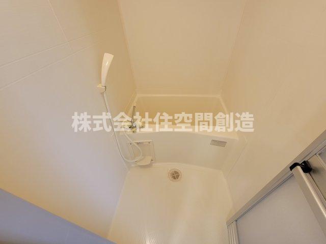 バス・シャワールーム　※同タイプの写真となり、実際のお部屋とは異なる場合があります