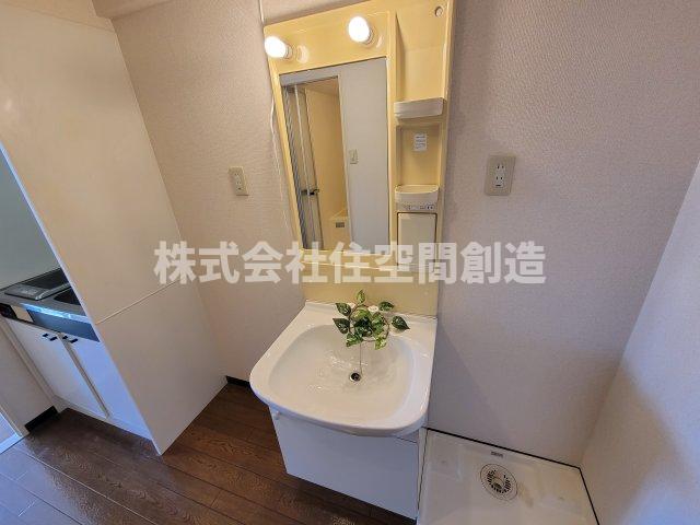 洗面設備　※同タイプの写真となり、実際のお部屋とは異なる場合があります