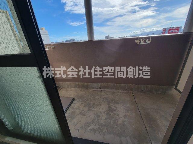 バルコニー　※同タイプの写真となり、実際のお部屋とは異なる場合があります