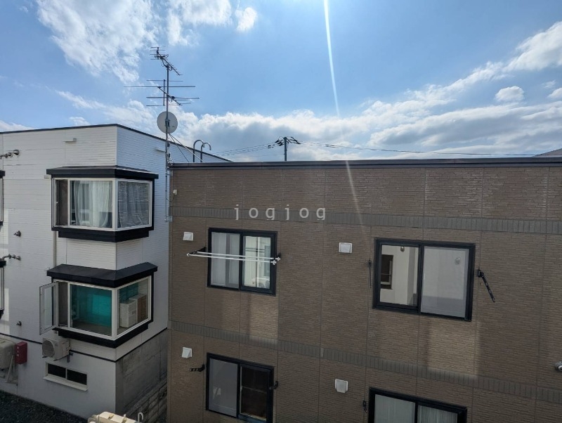 眺望　天気の良い日は窓からの景色も綺麗な眺めとなります。