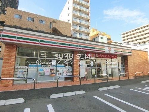 コンビニ　セブンイレブン横浜吉野町駅前店（コンビニ）まで150m