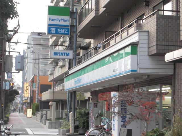 コンビニ　ファミリーマート北巽駅西店（コンビニ）まで381m