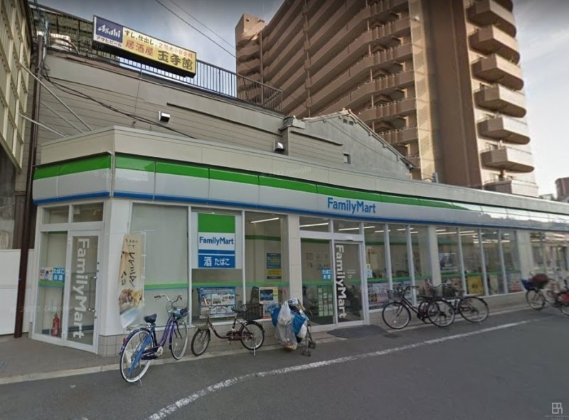 コンビニ　ファミリーマート我孫子道駅前店（コンビニ）まで411m