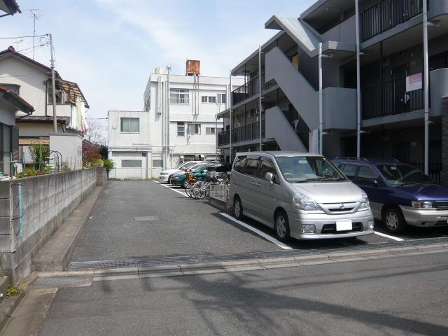 駐車場　敷地内駐車場（要空き確認）