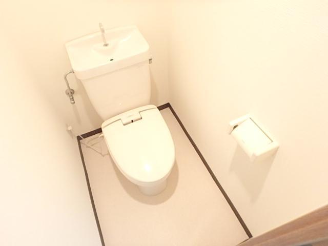 ＪＲ埼京線 板橋駅 徒歩9分 3階建 築28年のトイレ写真
