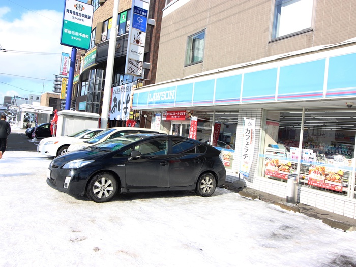 コンビニ　ローソン（コンビニ）まで786m
