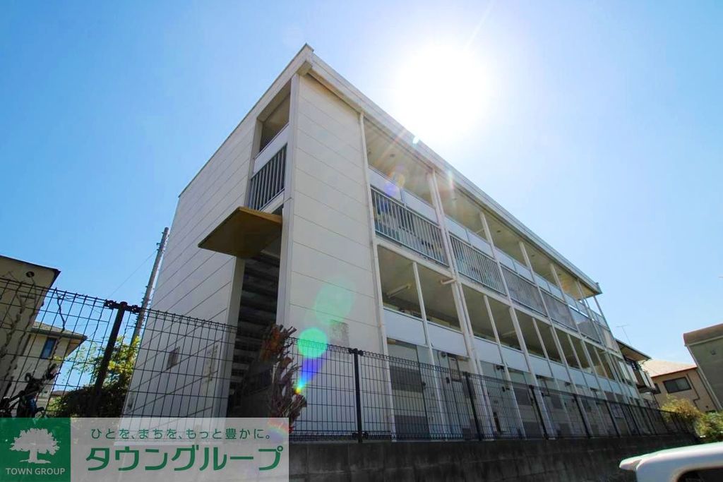 ＪＲ東海道本線 戸塚駅 バス乗車時間：13分 最寄りバス停で下車 徒歩2分 築24年