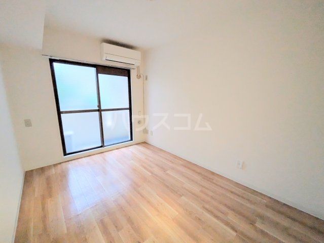 ハイタウン自由ヶ丘の居間写真